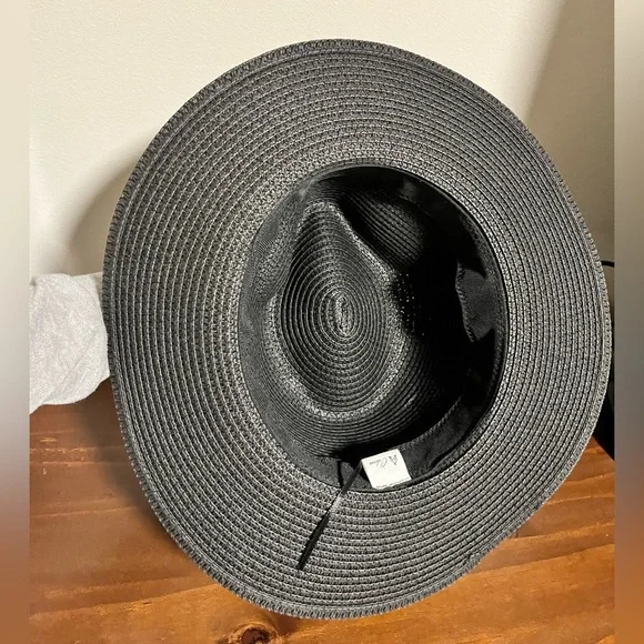 Hat - Picture 2 of 3